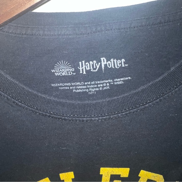 Hufflepuff Quidditch Black T-Shirt. Large. - Picture 3 of 4